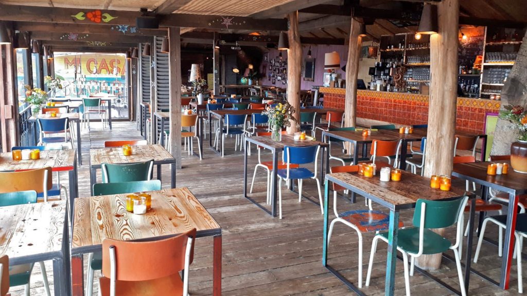 StrandPauli: kultiger Beachclub, Restaurant und Strandbar im Herzen von Hamburg